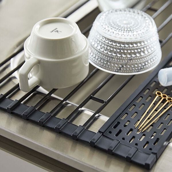 iellio（イエリオ）の「タワー　折り畳み水切り　シリコーントレー付Ｌ＜ｔｏｗｅｒ　山崎実業＞（水まわり用品）」｜詳細画像