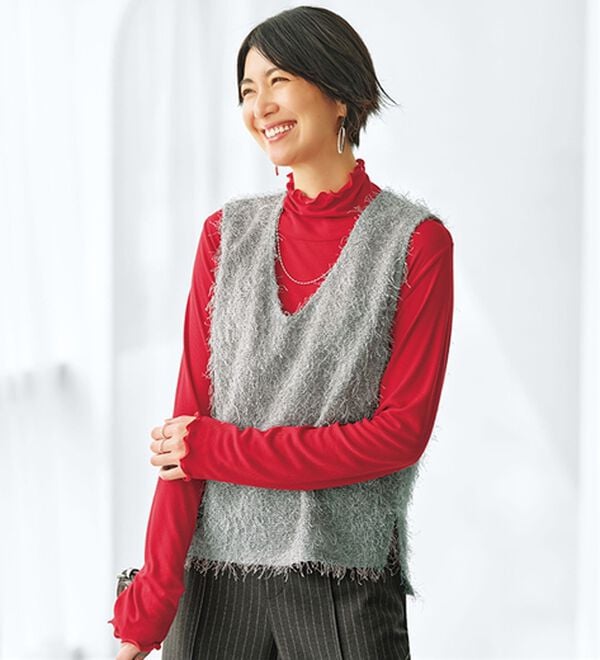 BELLUNA（ベルーナ）の「スパンコール入り！軽やかシャギーＶネックベスト（カットソー）」｜グレー