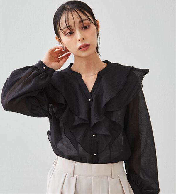 RANAN（ラナン）の「ラッフルフリルシアーキーネックブラウス（ブラウス）」｜詳細画像
