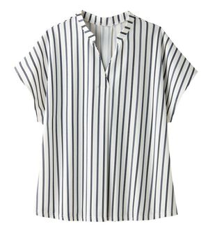 alotta（アロッタ）の「【４つの機能付】ひんやりスキッパーＴシャツブラウス（ブラウス）」｜ホワイト系ストライプ