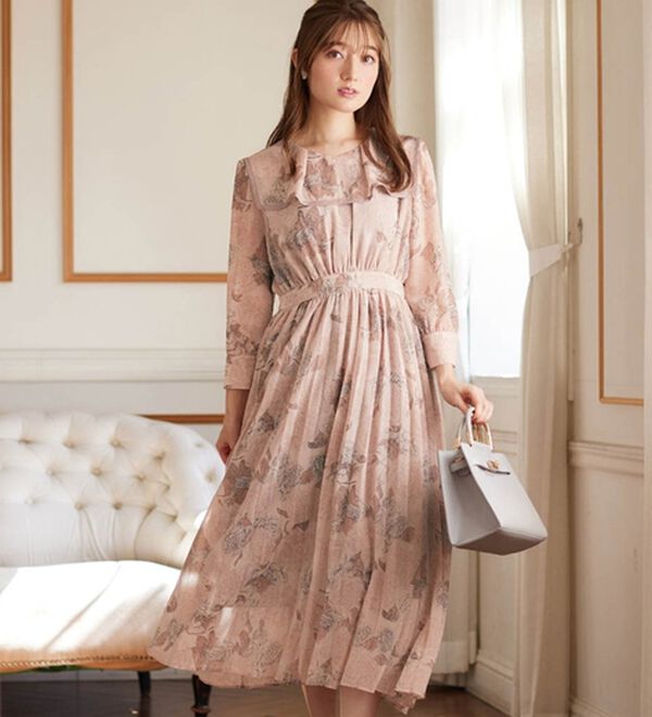 alotta（アロッタ）の「ビッグカラー花柄プリーツワンピース（プリントワンピース）」｜ピンク系