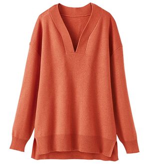 BELLUNA（ベルーナ）の「４つの機能付ご機嫌ニット（ニット・セーター）」｜コーラル(Vネック)