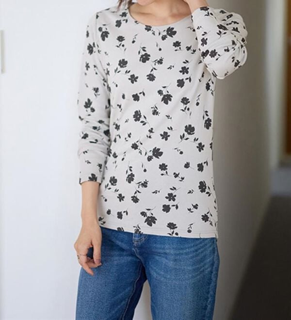 LAVIENNE（ラヴィエンヌ）の「【医師オススメ】綿１００％吸湿発熱あったかインナー　クルーネックインナー長袖（肌着・インナーウェア）」｜詳細画像