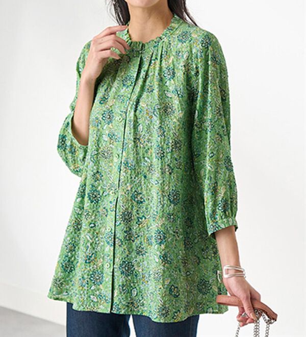 BELLUNA（ベルーナ）の「ナチュラル柄プリントブラウス（チュニック）」｜詳細画像