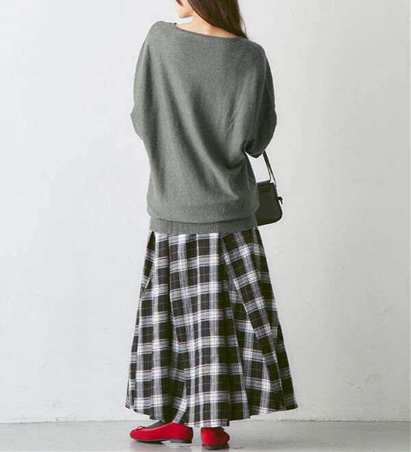 Viola e Viola（ヴィオラ エ ヴィオラ）の「【静電気防止】綿１００％Ｖネックドルマンセーター＜Ｍ～４Ｌ＞（ニット・セーター）」｜詳細画像