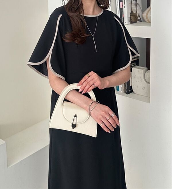 GeeRA（ジーラ）の「スリット入りフレアースリーブワンピース（その他ワンピース）」｜詳細画像