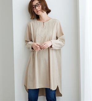 BELLUNA（ベルーナ）の「コーデュロイ素材ピンタック使いワンピース（その他ワンピース）」｜オフベージュ