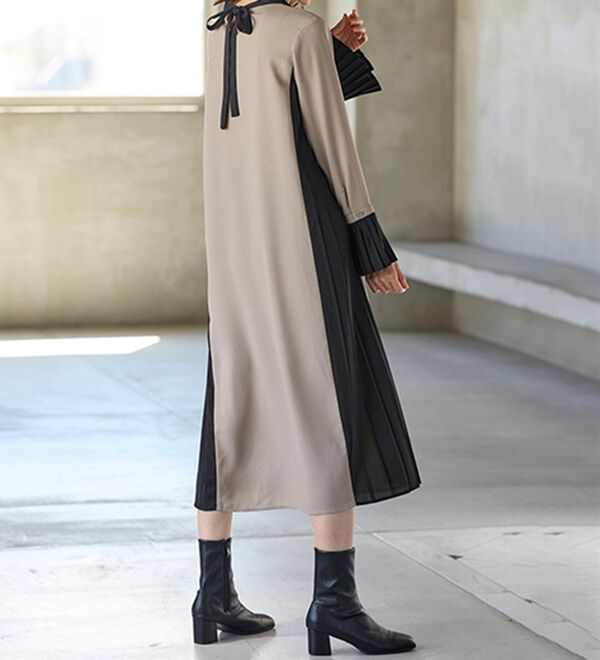 BELLUNA（ベルーナ）の「大人のモノトーンを着こなす配色プリーツワンピース（その他ワンピース）」｜詳細画像