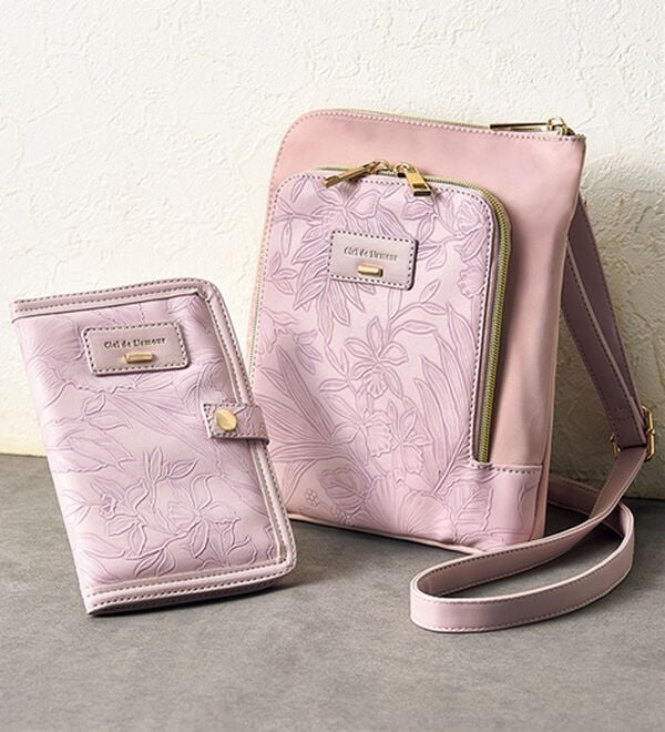 ルフラン（ルフラン）の「【２点セット】フラワー型押しショルダー＆ポーチ（ショルダーバッグ）」｜モーヴピンク