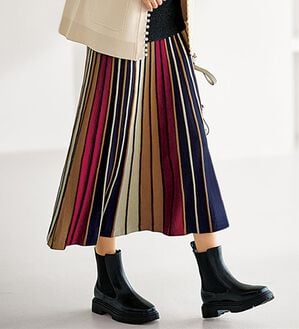 BELLUNA（ベルーナ）の「プリーツ風フレアーニットスカート（ロングスカート）」｜ラズベリー系ストライプ