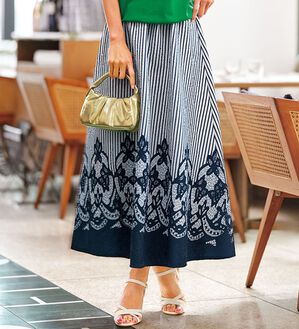 BELLUNA（ベルーナ）の「裾レース風プリントスカート（ロングスカート）」｜詳細画像