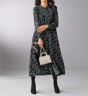 BELLUNA（ベルーナ）の「モダンに装う幾何柄ティアードワンピース（その他ワンピース）」｜詳細画像
