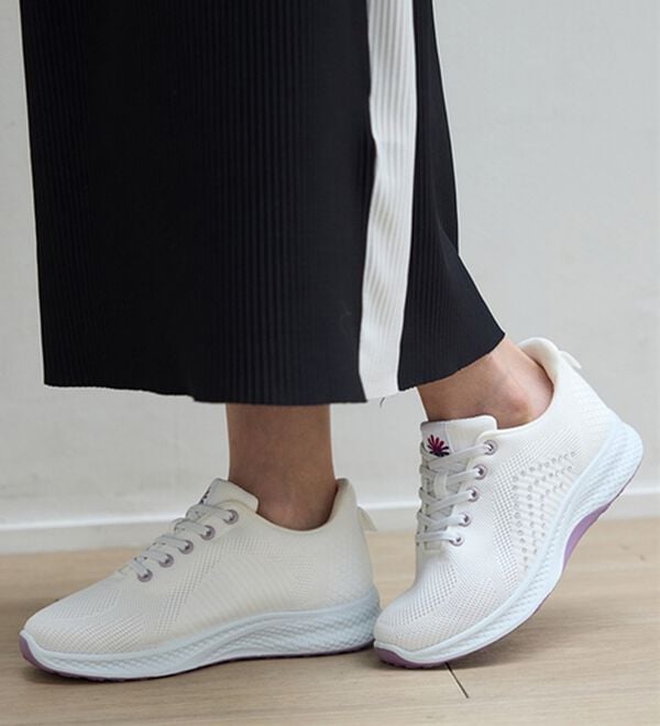 BELLUNA（ベルーナ）の「手を使わずに履けるニットスニーカー（スニーカー）」｜詳細画像