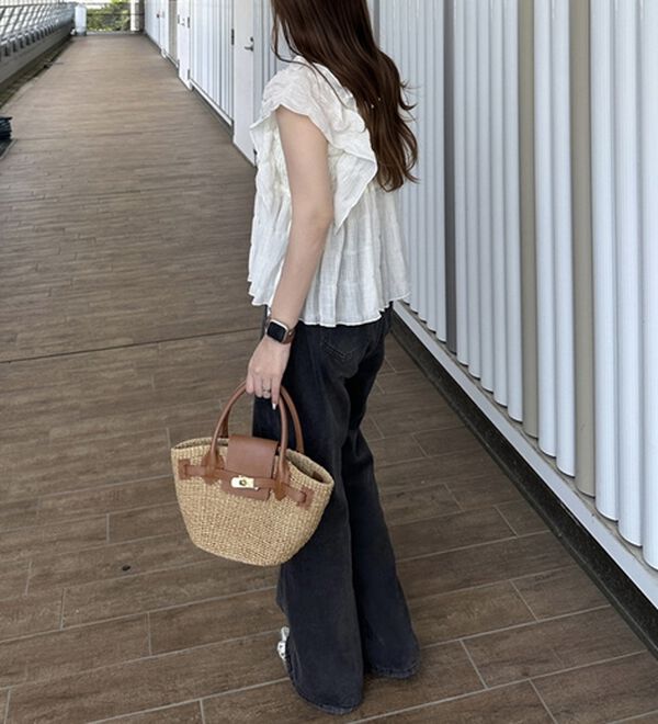 GeeRA（ジーラ）の「フリルシャーリングブラウス（ブラウス）」｜詳細画像