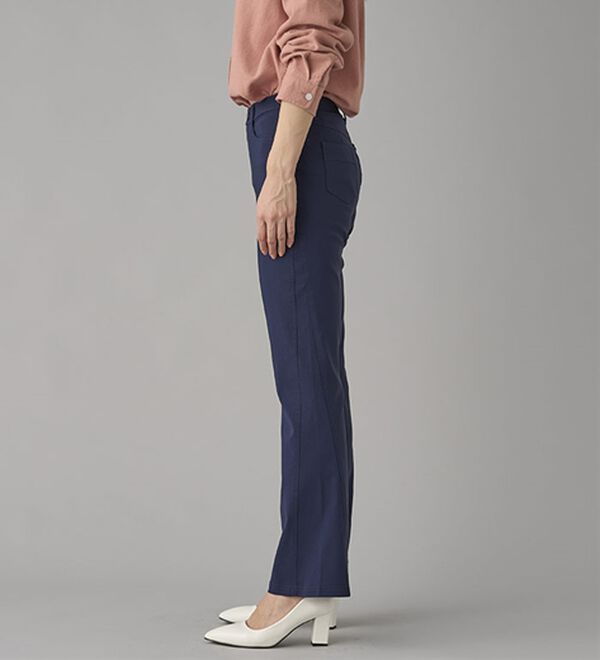 BELLUNA（ベルーナ）の「美脚見せ！冷感ストレッチフレアパンツ（フルレングスパンツ）」｜詳細画像