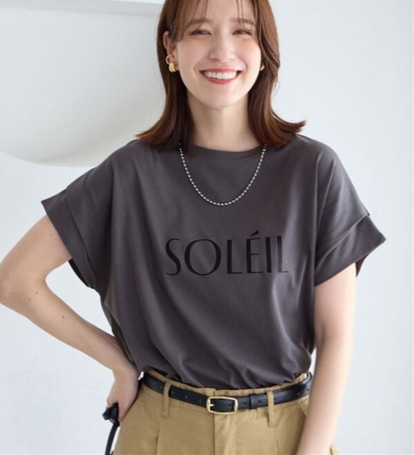 Viola e Viola（ヴィオラ エ ヴィオラ）の「脱普通！すっきり見え大人の上品Ｔシャツ（Tシャツ）」｜詳細画像