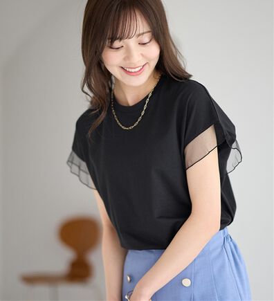 alotta（アロッタ）の「１枚でこなれ感！袖チュールデザイン綿混Ｔシャツ（Tシャツ）」