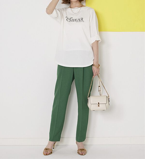 BELLUNA（ベルーナ）の「汗ジミ対策！袖タック使いロゴプルオーバー（カットソー）」｜詳細画像