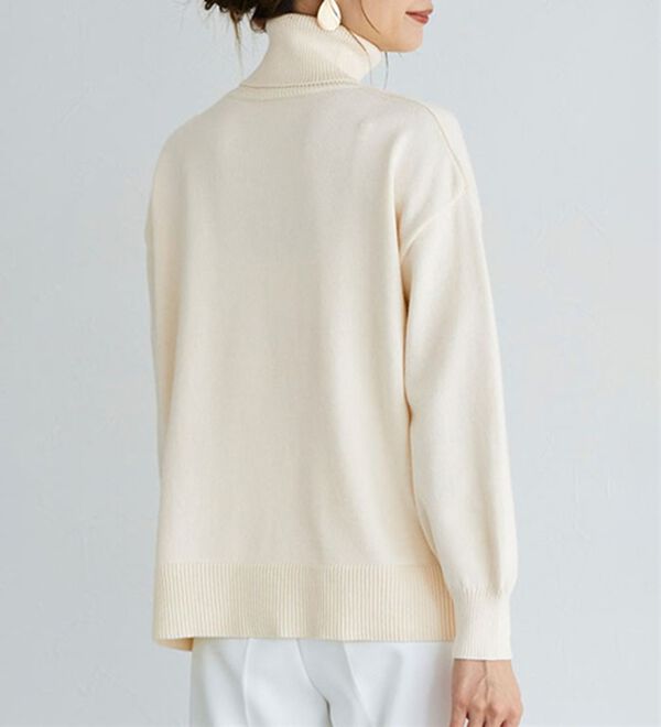 Pierrot（ピエロ）の「レーヨン混ボリュームスリーブタートルネックニット（ニット・セーター）」｜詳細画像