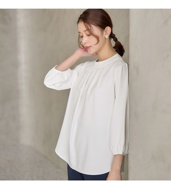 Viola e Viola（ヴィオラ エ ヴィオラ）の「【多機能付】ふんわり袖プチハイギャザーブラウス（ブラウス）」｜詳細画像