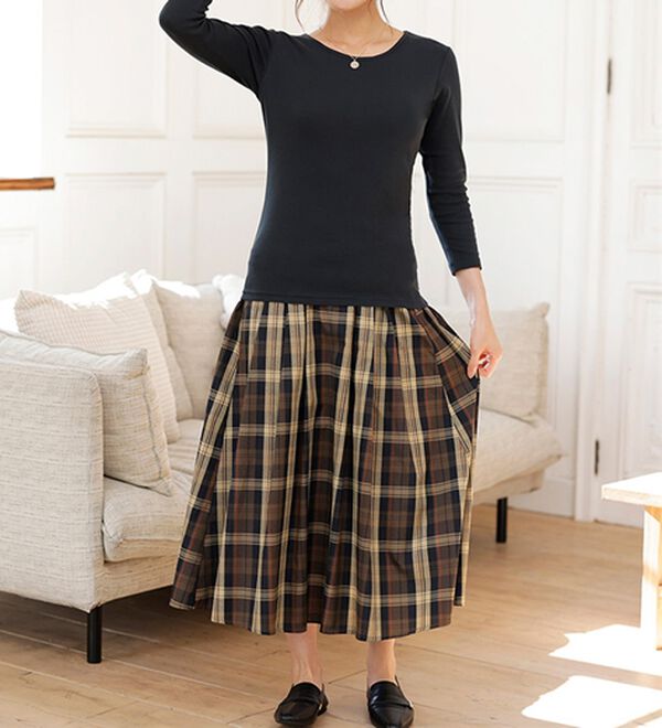 LAVIENNE（ラヴィエンヌ）の「＜カラフルコットン＞綿１００％クルーネックプルオーバー（８分袖）（肌着・インナーウェア）」｜詳細画像