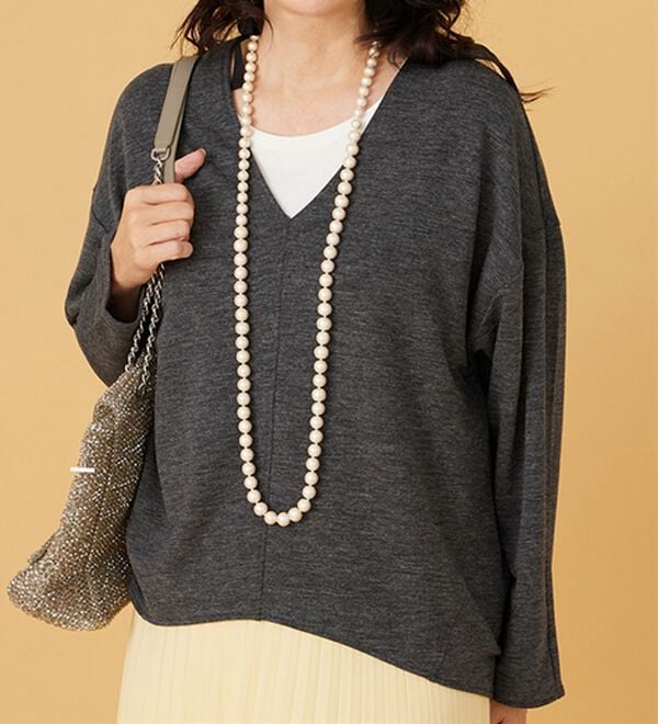 BELLUNA（ベルーナ）の「キレイ見えVネックプルオーバー（カットソー）」｜詳細画像