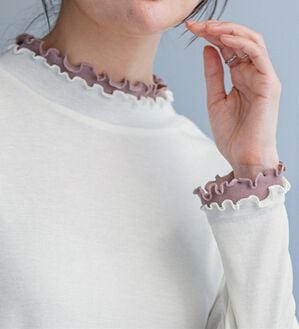 BELLUNA（ベルーナ）の「重ね着風フリル衿プルオーバー（カットソー）」｜オフ白&times;ピンクベージュ