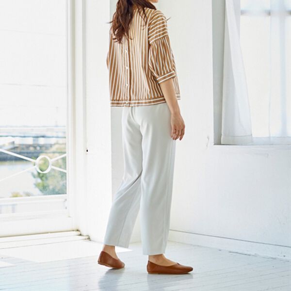 BELLUNA（ベルーナ）の「美ラインカッティングチラリ花柄パンプス（パンプス）」｜詳細画像