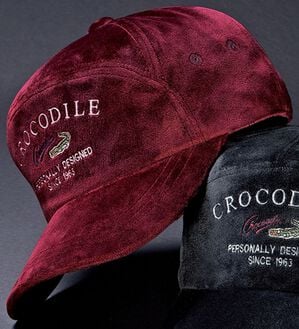 「＜クロコダイル＞ベロアキャップ（メンズ帽子）」｜レッド