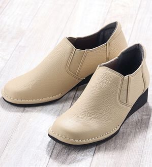 ルフラン（ルフラン）の「４Ｅ牛革アウトステッチサイドゴアスリッポン（スリッポン）」｜ベージュ