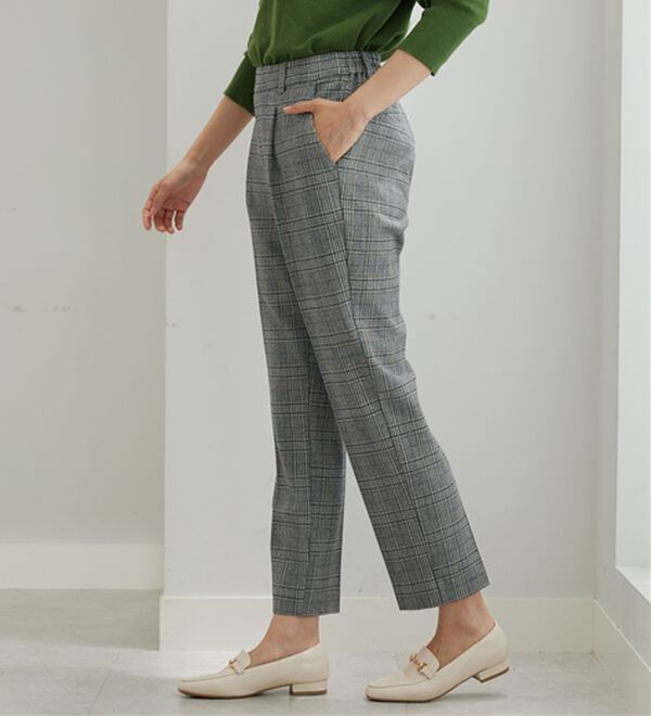 BELLUNA（ベルーナ）の「サマ見え(スーパーウォーム)ウール調素材美脚テーパードパンツ（テーパードパンツ）」｜詳細画像