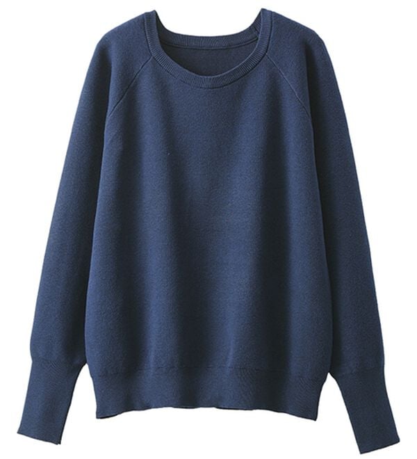 BELLUNA（ベルーナ）の「トレーナー感覚！きれいめカジュアルさんのためのニットトレーナー（ニット・セーター）」｜ネイビー