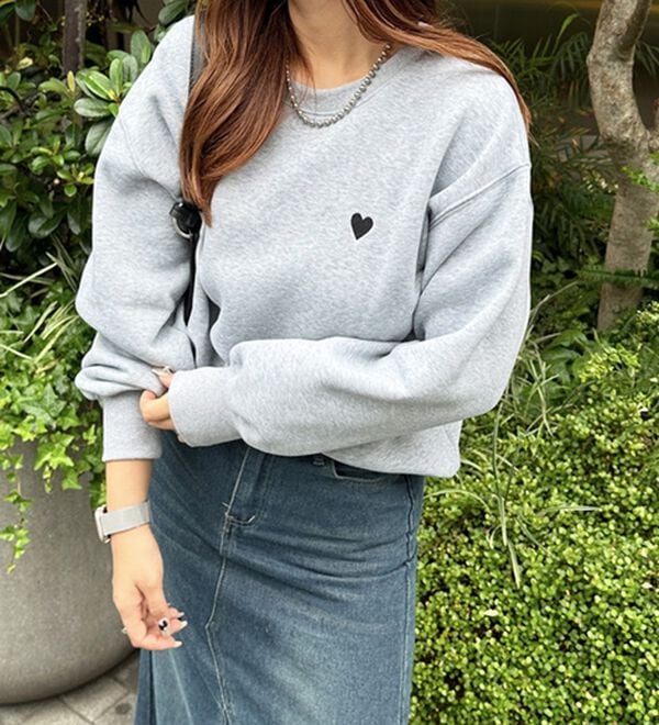 GeeRA（ジーラ）の「ロゴ＆ハート刺しゅう裏起毛スウェット（トレーナー・スウェット）」｜詳細画像