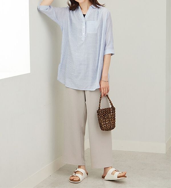 BELLUNA（ベルーナ）の「【シャツ+インナーのセット】スラブ素材ボタン使い裾タックシャツアンサンブル（アンサンブル）」｜詳細画像