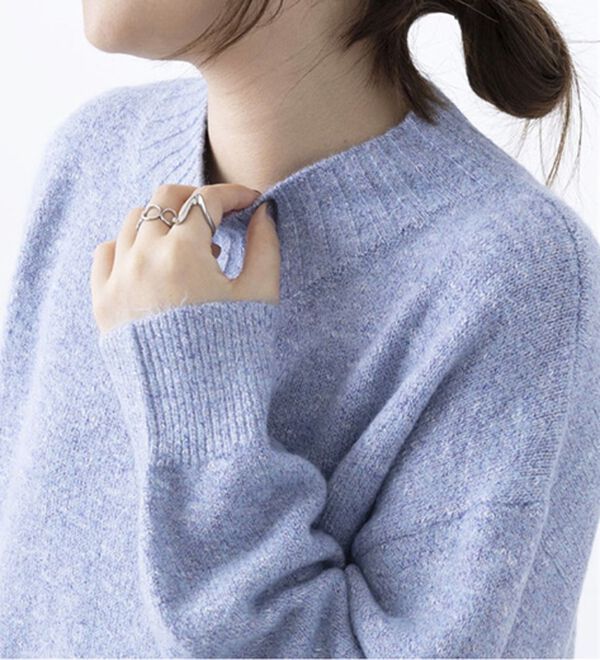 BELLUNA（ベルーナ）の「ラメ入りバックスリットニットプルオーバー（ニット・セーター）」｜詳細画像