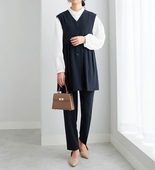 Viola e Viola（ヴィオラ エ ヴィオラ）の「【３点セット】コーデ決まるペプラムジレセットスーツ（パンツスーツ）」｜詳細画像