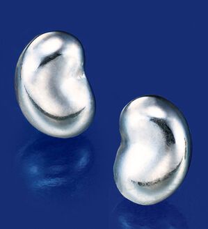 BELLUNA（ベルーナ）の「プラチナ中空豆デザインピアス（イヤリング・ピアス）」｜1