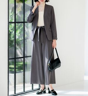 GeeRA（ジーラ）の「【2点セット】選べるボトム！洗えて型くずれしないノーカラージャケットパンツスーツセット（パンツスーツ）」｜ワイドパンツ/グレーストライプ