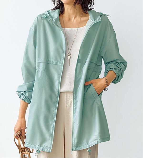 BELLUNA（ベルーナ）の「はっ水加工軽量パーカー（ポーチ付）（パーカー）」｜杢セージ