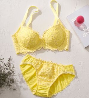 YU'NOW（ユナウ）の「レーシー脇高スッキリブラ＆ショーツ　～配色カラー～（ブラジャー＆ショーツセット）」｜マーガリンイエロー／イエロー