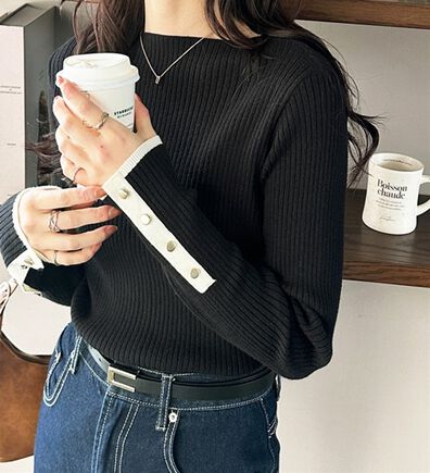 GeeRA（ジーラ）の「袖口ボタン配色ボートネックリブニット（ニット・セーター）」