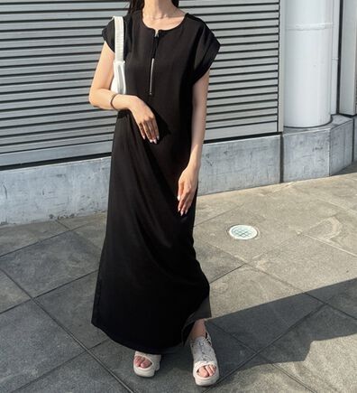 GeeRA（ジーラ）の「前後２ＷＡＹハーフジップＩラインワンピース（カットソーワンピース）」