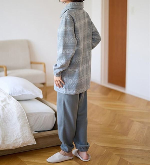 LAVIENNE（ラヴィエンヌ）の「ソフトでかるぽかフリースパジャマ（パジャマ・ルームウェア）」｜詳細画像