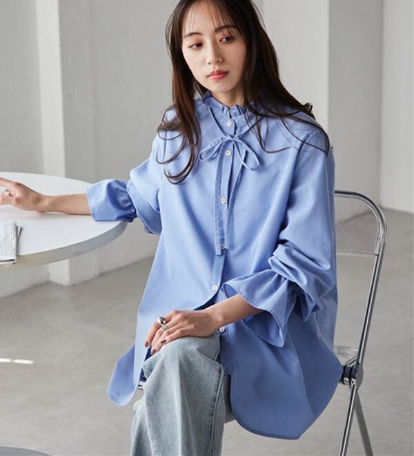 RANAN（ラナン）の「プチフリルリボン付きブラウス（ブラウス）」｜サックス