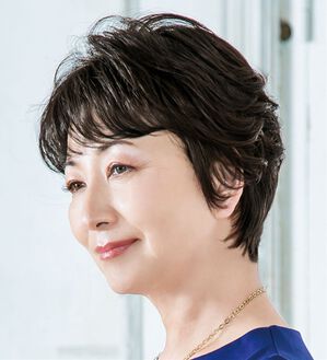 「帽子ウィッグ（もみあげ付き）カールショート　ベルーナ特別セット（ウィッグ・ヘアピース・エクステ）」｜ブラック