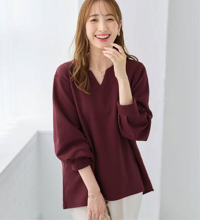 alotta（アロッタ）の「【シワになりにくい】エンボス裏起毛キーネックゆるトップス（カットソー）」