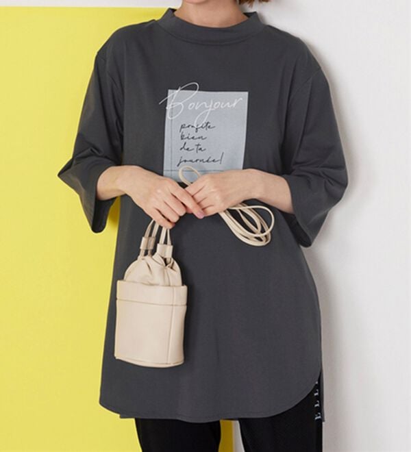 BELLUNA（ベルーナ）の「＜ＥＬＬＥ　Ａｃｔｉｖｅ＞多機能ロゴプリントチュニック（チュニック）」｜詳細画像