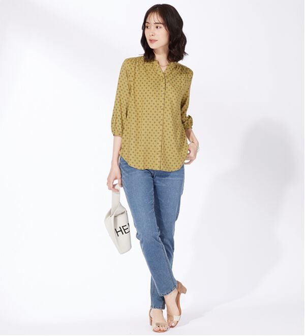 BELLUNA（ベルーナ）の「レーヨン素材ギャザー使いプリントブラウス（ブラウス）」｜詳細画像