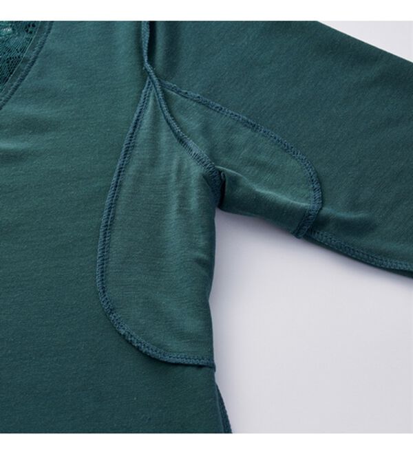 YU'NOW（ユナウ）の「【吸湿発熱】【抗菌防臭】汗取り付あったかインナー（首元深あきタイプ）（肌着・インナーウェア）」｜詳細画像