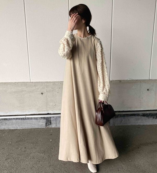 GeeRA（ジーラ）の「【インスタグラマーOCHIEさんコラボ】ノースリーブフレアーワンピース（ジャンパースカート）」｜エクリュ